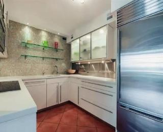 Bright Two-Bedroom Oceanfront Condo With Balcony and Coastal Views - 6