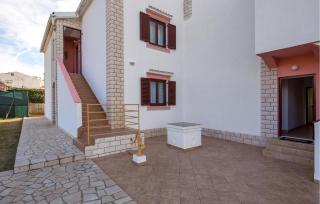 Stunning Apartment In Pag With House Sea View - 4