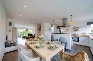 Green& Light House16 - 0