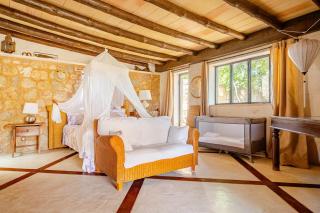 Rock Waterfall Rustic House - Búger - 2