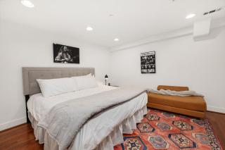 Rock Star On West-IN Entertainment District - 6