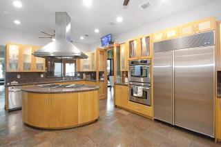 Bay Breeze Estate - Heated Pools, Private Pier & Walk to the Kemah Boardwalk - 1