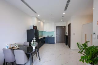 1BR Beverly VIP Luxury View Vinwonder & River - 8