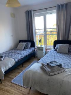 Centrally located 3 bedroom property - 9