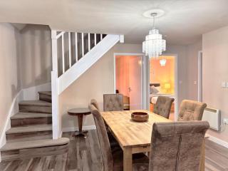 BlueBell 16-Hot Tub-Woodland Lodges-Pembrokeshire - Carmarthen - 5