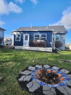 Ankenys Best Hot tub Theatre Room Game Room - 5