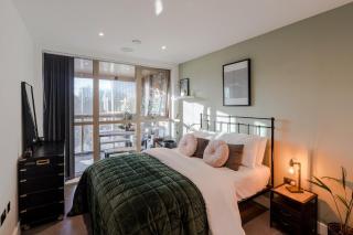 Vibrant Top Floor Apartment Hackney Wick - 1