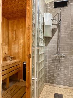 Modern seafront cabin with sauna 8 mins to Leknes - 3