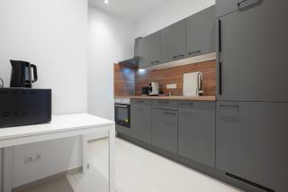 Cozy Vienna Getaway with Balcony - 8