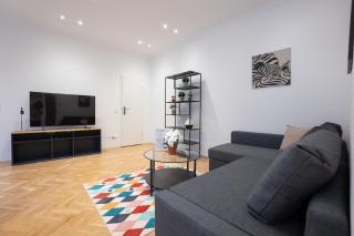 Cozy Vienna Getaway with Balcony - 1