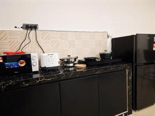 6-12pax KTV Homestay near Toppen Ikea KTV Family Room TV Game Pool Table Kid Pool Mahjong BBQ - 2