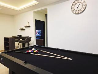 6-12pax KTV Homestay near Toppen Ikea KTV Family Room TV Game Pool Table Kid Pool Mahjong BBQ - 1