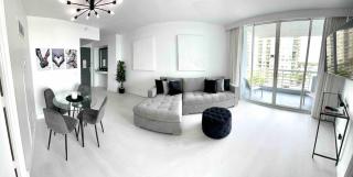 Condo, Breathtaking Water views, King Suite, Hilton Property - 8