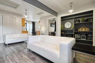 Suites On Chocolate - The Annville Cottage - 7