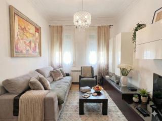 Céntrico Apartamento con parking - 0