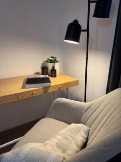 Cozy Center Apartment - 2