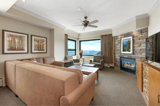 Enjoy the Ridge Tahoe Two-Bedroom Lock-Off for a family of 6 - 7