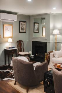 Capitol Hill Historic District A Street Apartment - 0