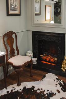 Capitol Hill Historic District A Street Apartment - 2