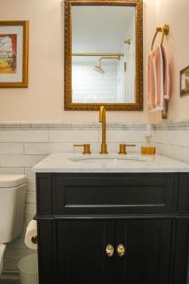 Capitol Hill Historic District A Street Apartment - 1