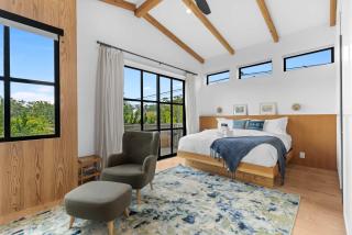 New Listing Venice Villa by Colby & Conrad - 9