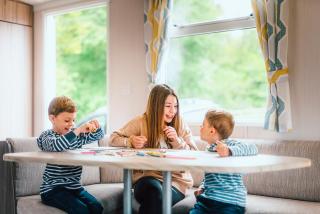 Thurston Essential Clover Caravan Pet 4 - 5