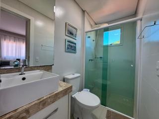 Residencial Luize 302 - Apto para 7 pessoas na Praia de Palmas a 350m do mar - 1