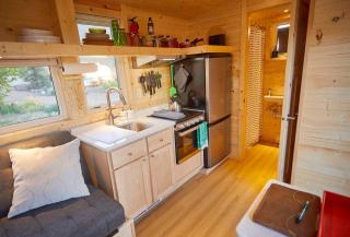 Rainbow TinyHome W View & Hot Tub near Hot Springs - 7
