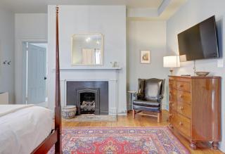 The 200 South St | King Rm 8 - 8