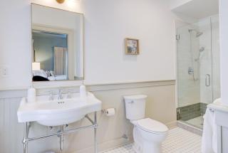 The 200 South St | King Rm 8 - 2