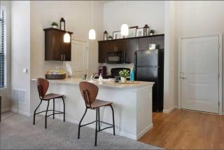 Landing Apartment - St Louis - 8