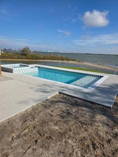 Hot Tub Waterfront Kayaks Amazing Views for Family - 7