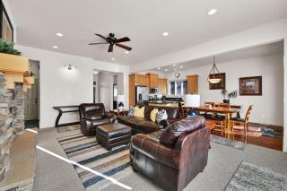 Gorgeous Eden Getaway Stunning Mountain Views and Family Fun - 8