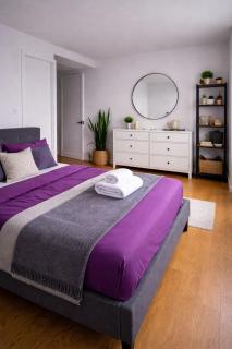 Bright Midtown West 1BR with Skyline Views - 0