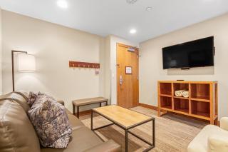 Grand Colorado on Peak 8 Suite - Ski-in/out - 3