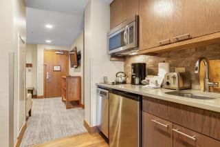 Grand Colorado on Peak 8 Suite - Ski-in/out - 7