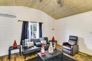 1 Mi to Dtwn Enterprise Pet-Friendly Home with Yard - 0