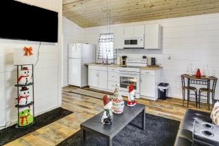 1 Mi to Dtwn Enterprise Pet-Friendly Home with Yard - 9