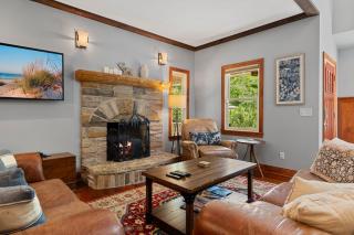 The Moose House by Juniper Holiday + Home - 9