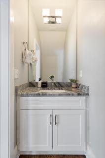 Downtown Stunner - 7