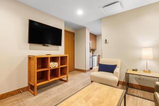 Grand Colorado on Peak 8 Suite - Ski-in/out - 2