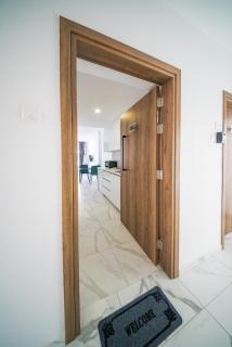 Seaview Quartz Suite in Mackenzie Larnaca - 8