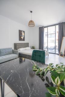 Seaview Quartz Suite in Mackenzie Larnaca - 2