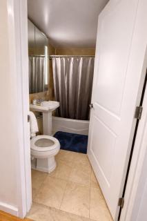 Bright Midtown West 1BR with Skyline Views - 2