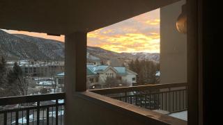 Avon Center 1 Bed 1 Bath w Balcony - 8