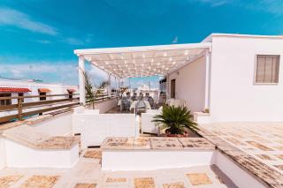 LORY'S HOUSE - 1