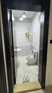 شقه خاصه ثلاث غرف نوم بدورتين مياه - 1