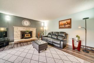 12 Mi to Dtwn Seattle! Spacious Home with Backyard - 5