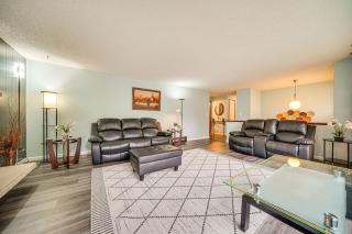 12 Mi to Dtwn Seattle! Spacious Home with Backyard - 3