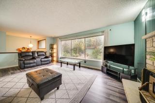 12 Mi to Dtwn Seattle! Spacious Home with Backyard - 4